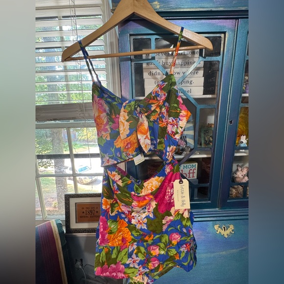 Floral Blue Women's Skort and Top - Size Medium - NWT - Picture 4 of 5